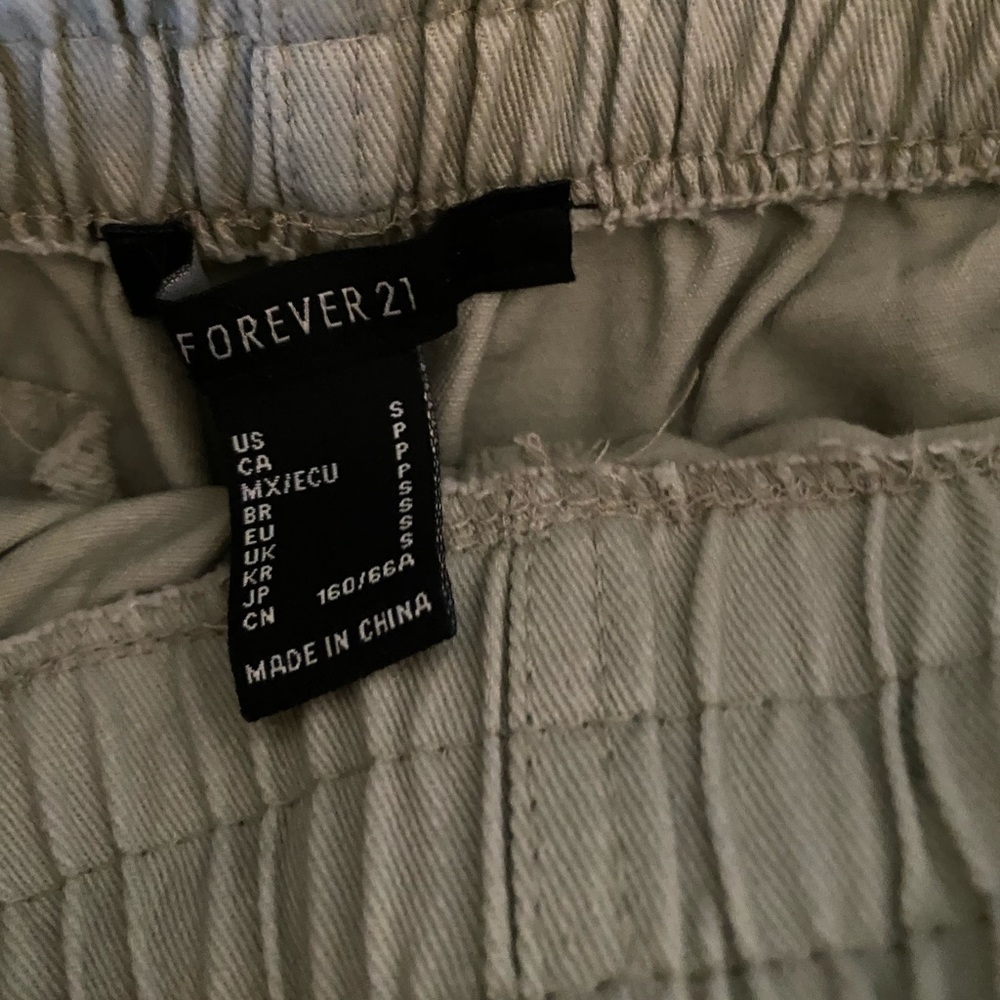 Shorts - Picture 3 of 3